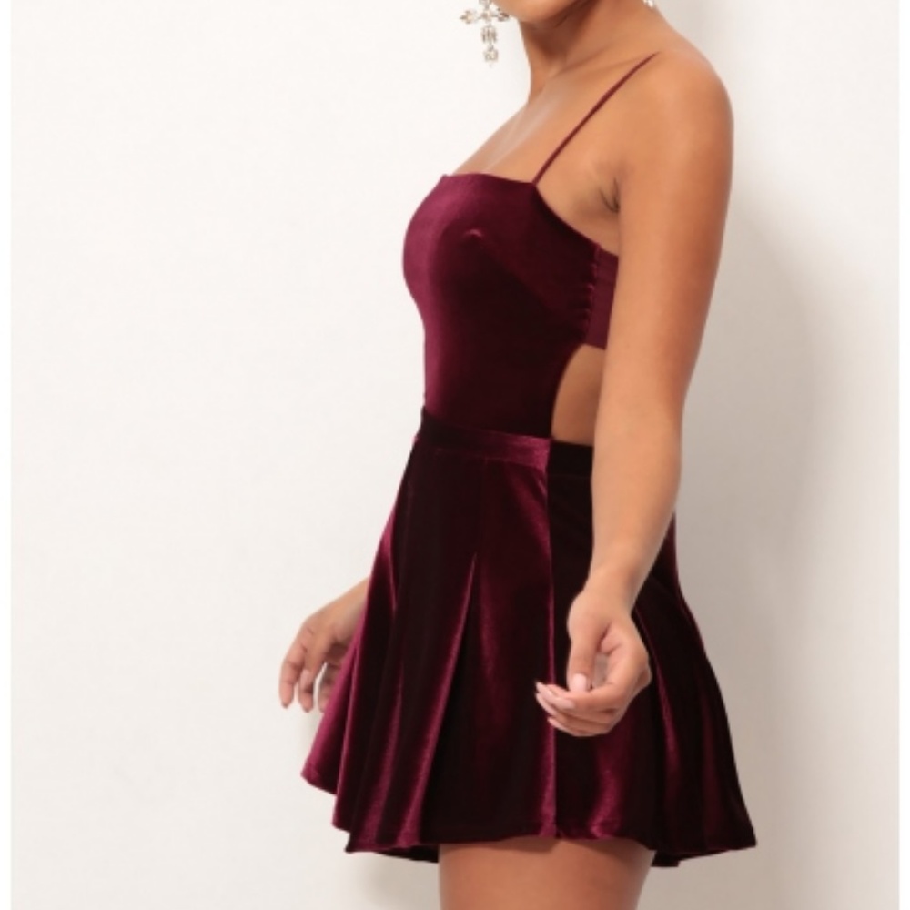 Lucy in the Sky Bella Velvet Romper In Wine